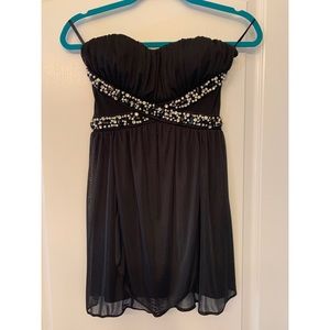 🖤City Triangles black embellished dress🖤